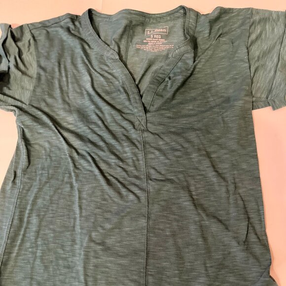 L.L. Bean Green Short Sleeve T Shirt V Neck Buttons Cuffed Sleeves Small  💗 - Picture 9 of 12
